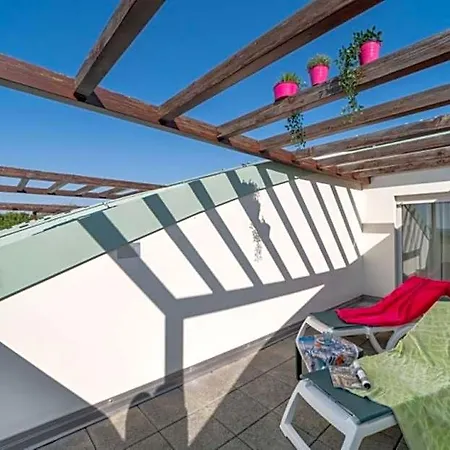 Spacious On 2 Levels With Balcony Ξενοδοχείο 3*