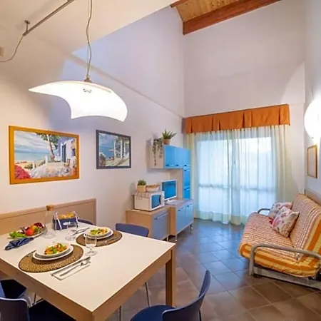 Spacious On 2 Levels With Balcony Μπιμπιόνε