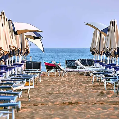 Ξενοδοχείο Spacious On 2 Levels With Balcony