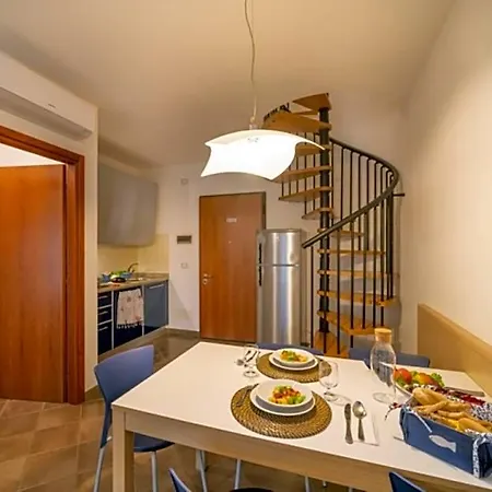Spacious On 2 Levels With Balcony Ξενοδοχείο